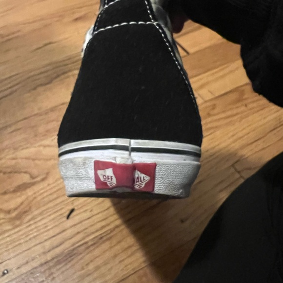 Vans High-Top Sneakers with Black and Gray Checkered Pattern - Picture 3 of 5